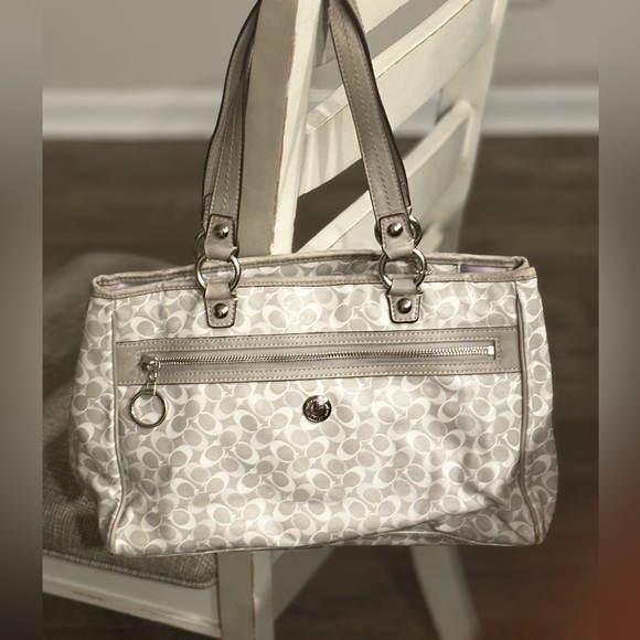 *** Make an Offer!! 
Coach Chelsea Bias signature tote bag - Picture 1 of 7